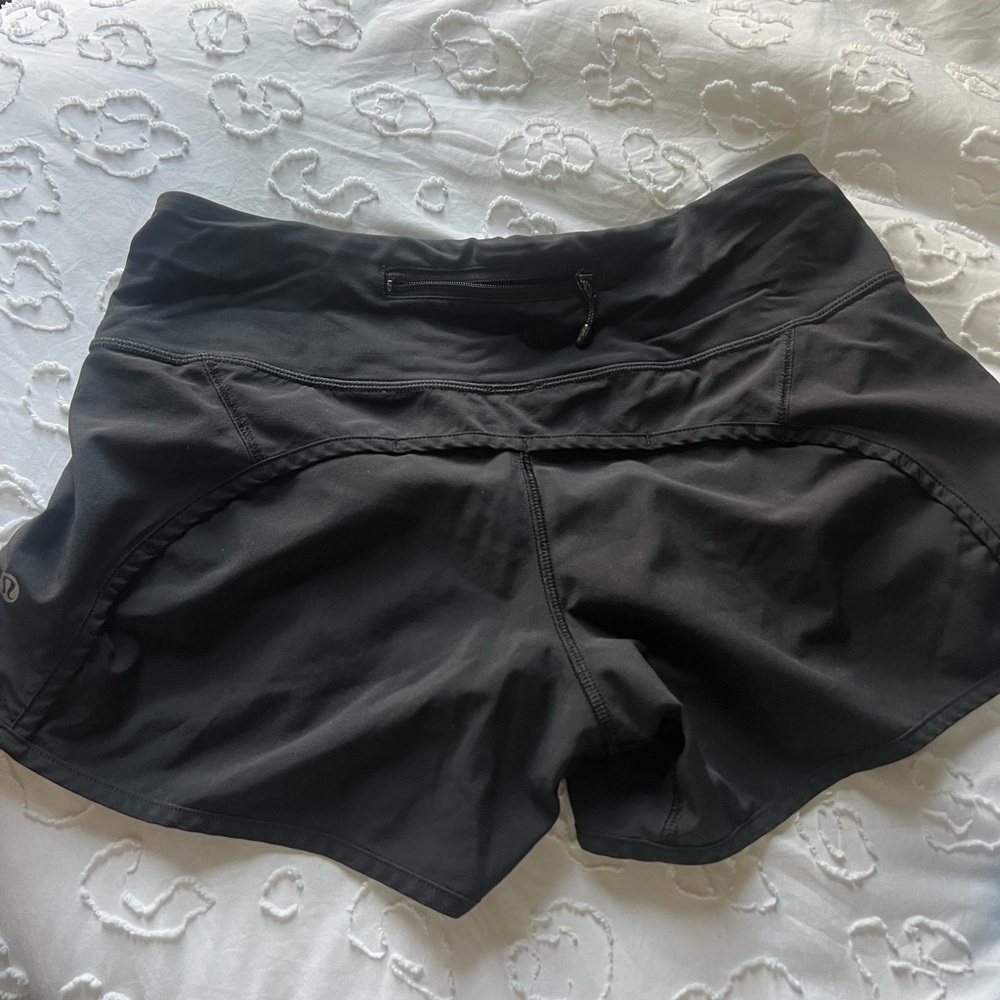 Lulu speed up shorts size 4